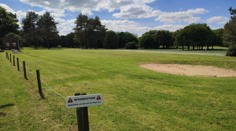 9 hole golf course for sale in France